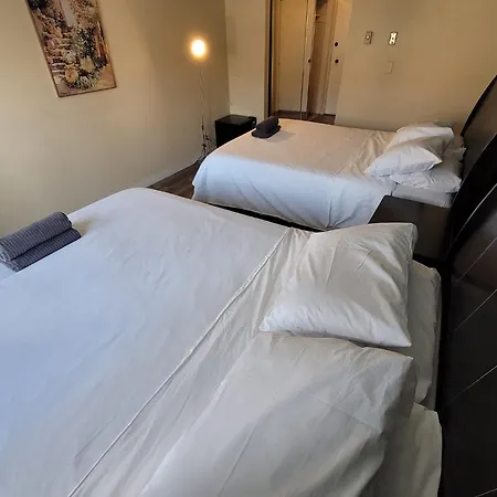 Great Location Double Queen Bed Unit